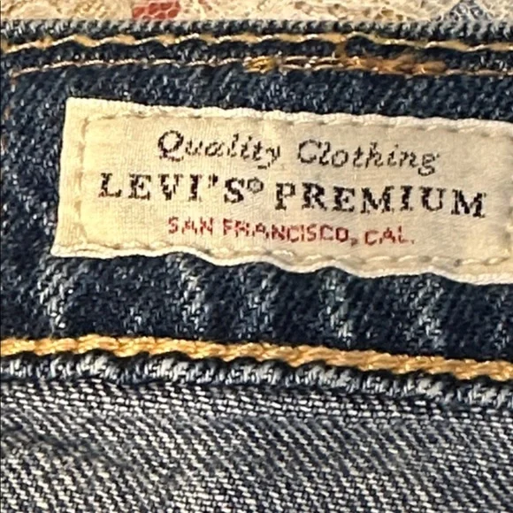 Levis 511 Distressed Cut Off Frayed Blue Jean Shorts with raw edge Size 33 - Picture 10 of 10